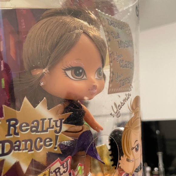 Bratz Babyz The Movie Dancing Doll - Brown Hair - Picture 3 of 7